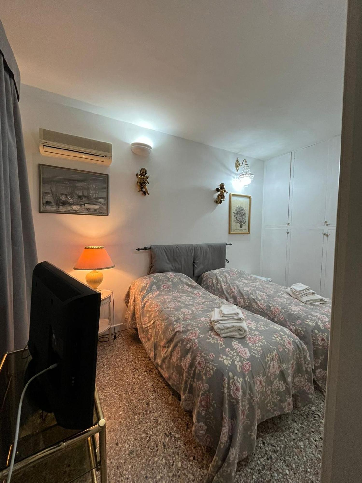 Stanza Con Ottima Posizione Hotel Roma Exterior foto